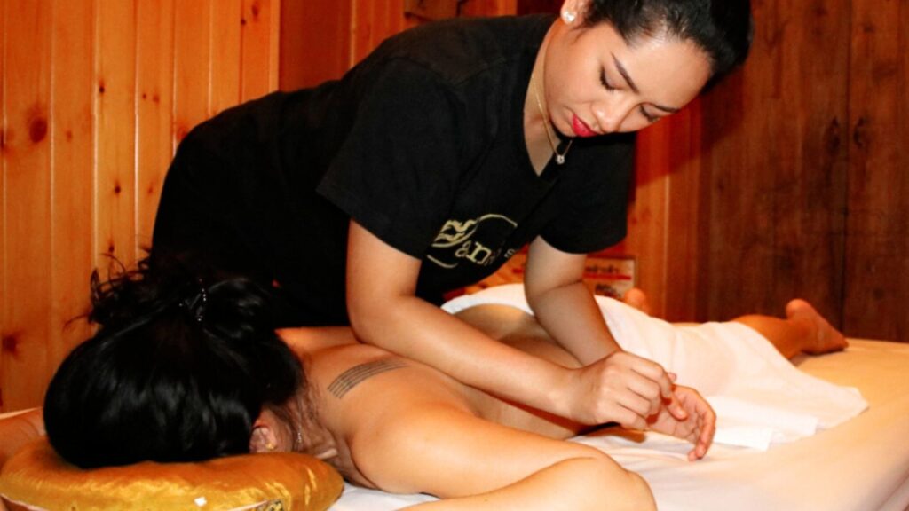 Elimina stress e contratture grazie al massaggio alla schiena thailandese